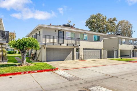 Photo of 5578 Spinnaker Drive #4, San Jose, CA 95123 (MLS # ML82044056)