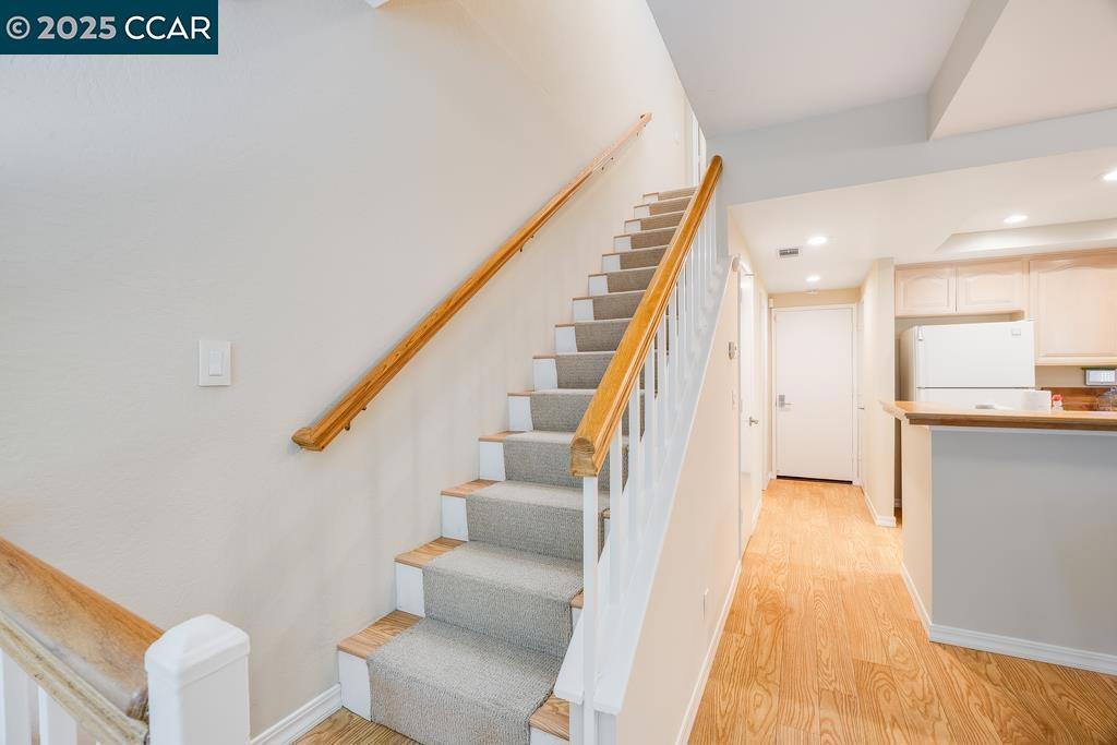 ELLINWOOD - Residential