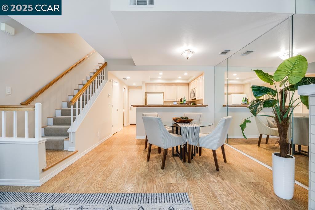 ELLINWOOD - Residential