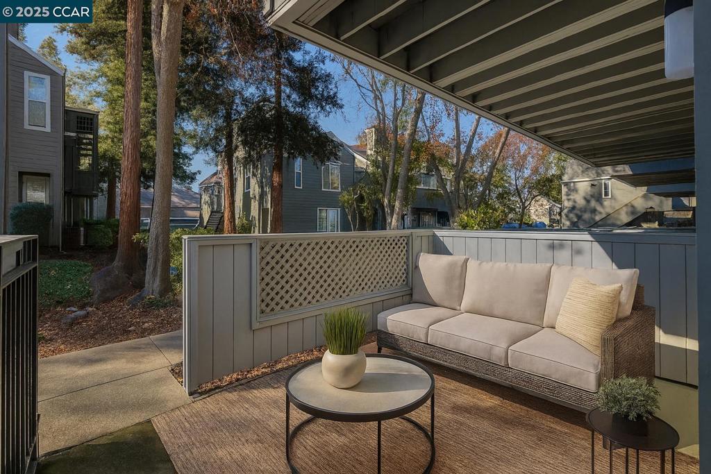 ELLINWOOD - Residential