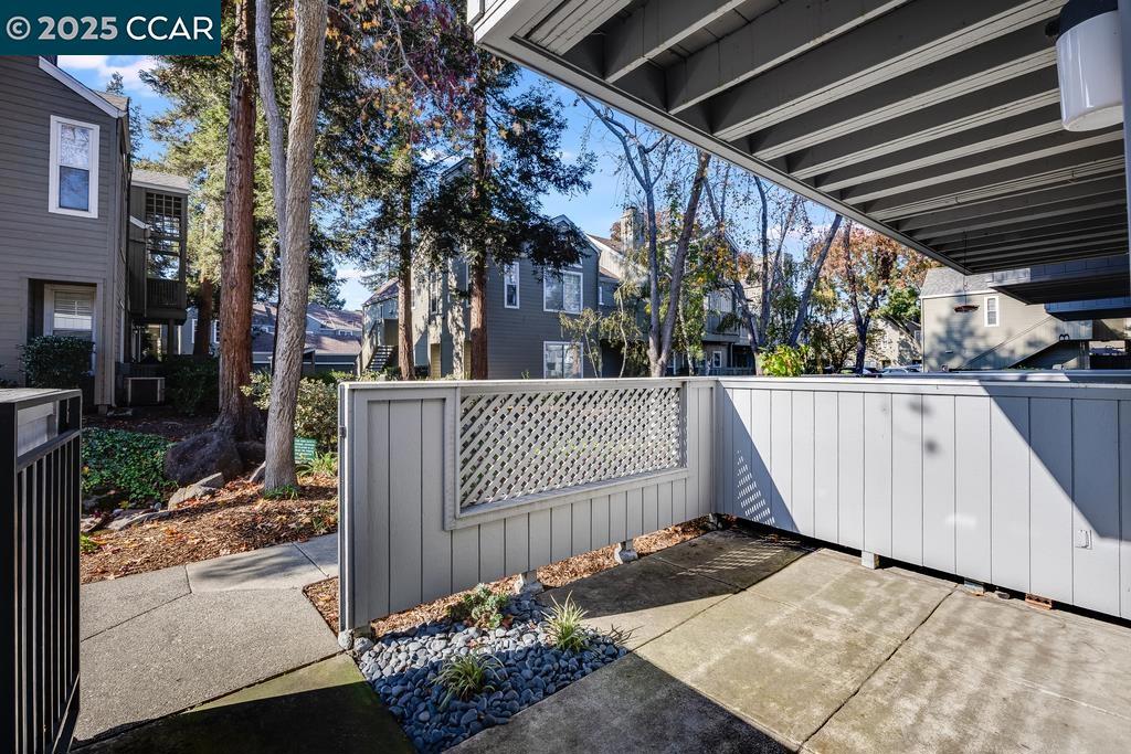 ELLINWOOD - Residential