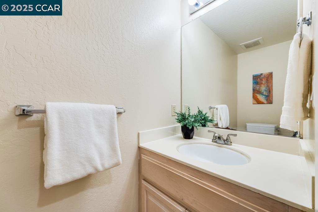 ELLINWOOD - Residential