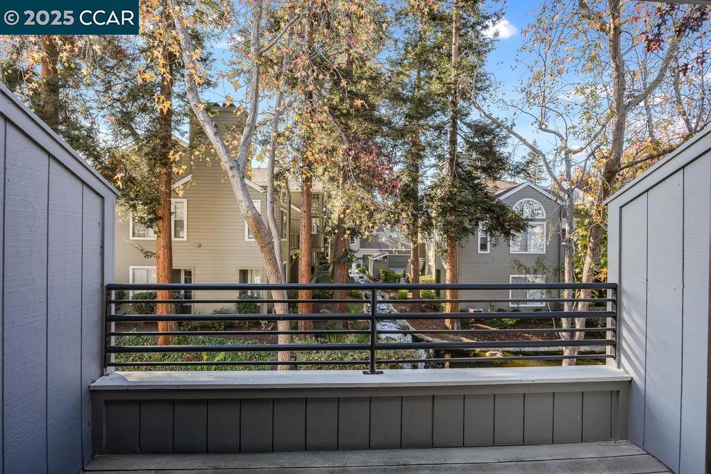 ELLINWOOD - Residential