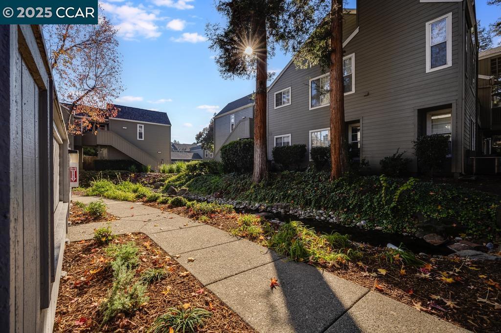 ELLINWOOD - Residential