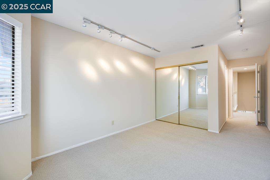 ELLINWOOD - Residential