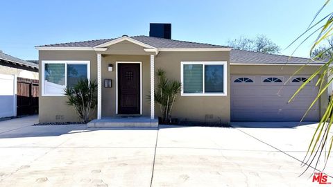 Photo of 11836 Rialto Street, Sun Valley, CA 91352 (MLS # 26652109)
