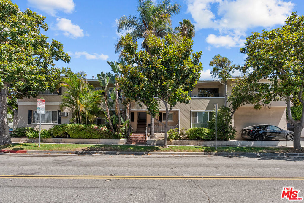 Discover an unparalleled investment opportunity at 272 South Doheny Drive in the prestigious Beverly Hills. This expansive Income property offers 6 units apartments with in total 12 bedrooms and 7 bathrooms. Situated on a prime 5,751-square-foot corner lot between Gregory Way and Olympic Blvd. This property is designed to produce fluent and constant cash flow keeping a low vacancy rate at almost 0% throughout the year. Walking distance from schools and convenient to the 405 and I-10 as well as LAX, getting around from Beverly Hills is a breeze.. Each unit is equipped with essential amenities such as hardwood and tile flooring, high ceilings, and abundant natural lighting. Tenants enjoy the convenience of in-unit washers and dryers, complemented by additional laundry facilities within the building. The kitchens appliances is including dishwashers, gas ovens, stoves, refrigerator and garbage disposal. One covered and assigned parking space per unit including a wall storage space as well. This property offers unparalleled flexibility. Most of tenants are currently operating on a month-to-month lease contract model. There's potential to increased rental revenue presenting a timely opportunity for rent adjustments or improvements. Capitalise on this distinctive investment opportunity, ideally situated in a highly coveted area. Reach out today to explore how this property can enhance your portfolio with its promising cash flow potential.