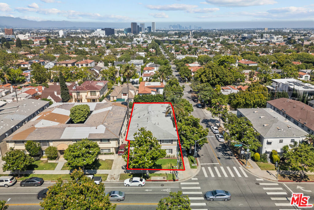 272 S Doheny Drive 1