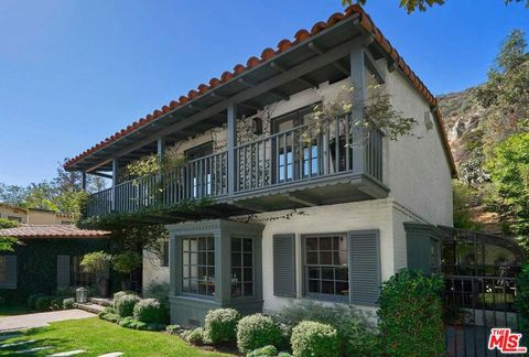 Photo of 2097 Outpost Drive, Los Angeles, CA 90068 (MLS # 26661687)