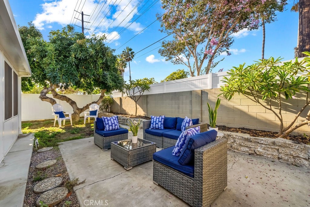 8351 Amsterdam Drive, Huntington Beach CA 92647 - Photo 32
