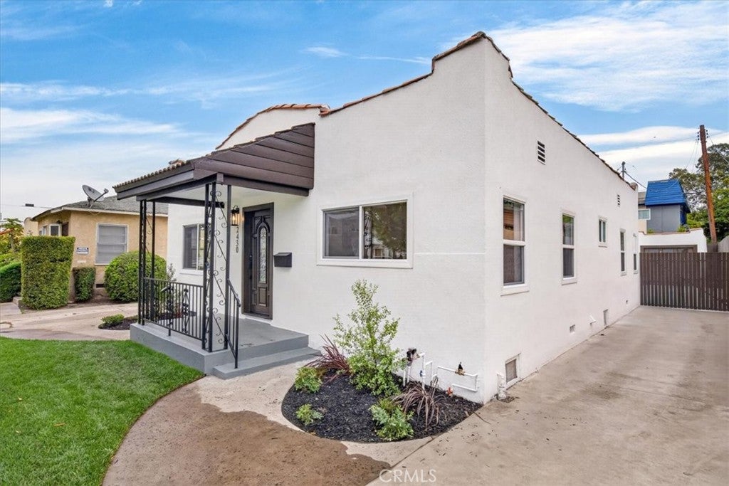 2430 S Cochran Avenue, Los Angeles CA 90016