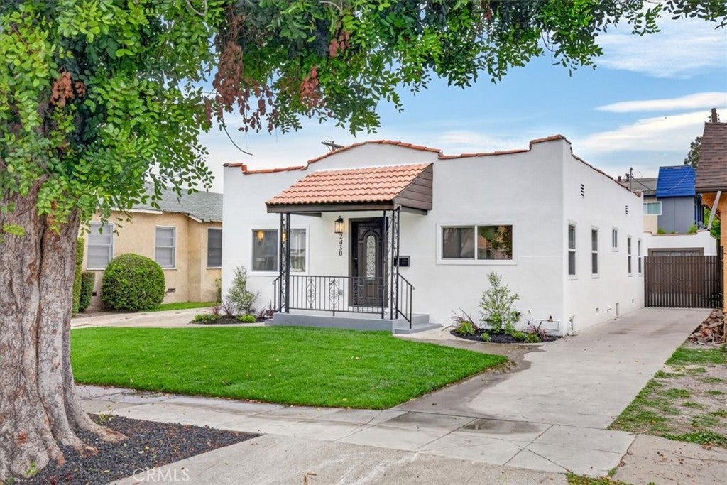 2430 S Cochran Avenue