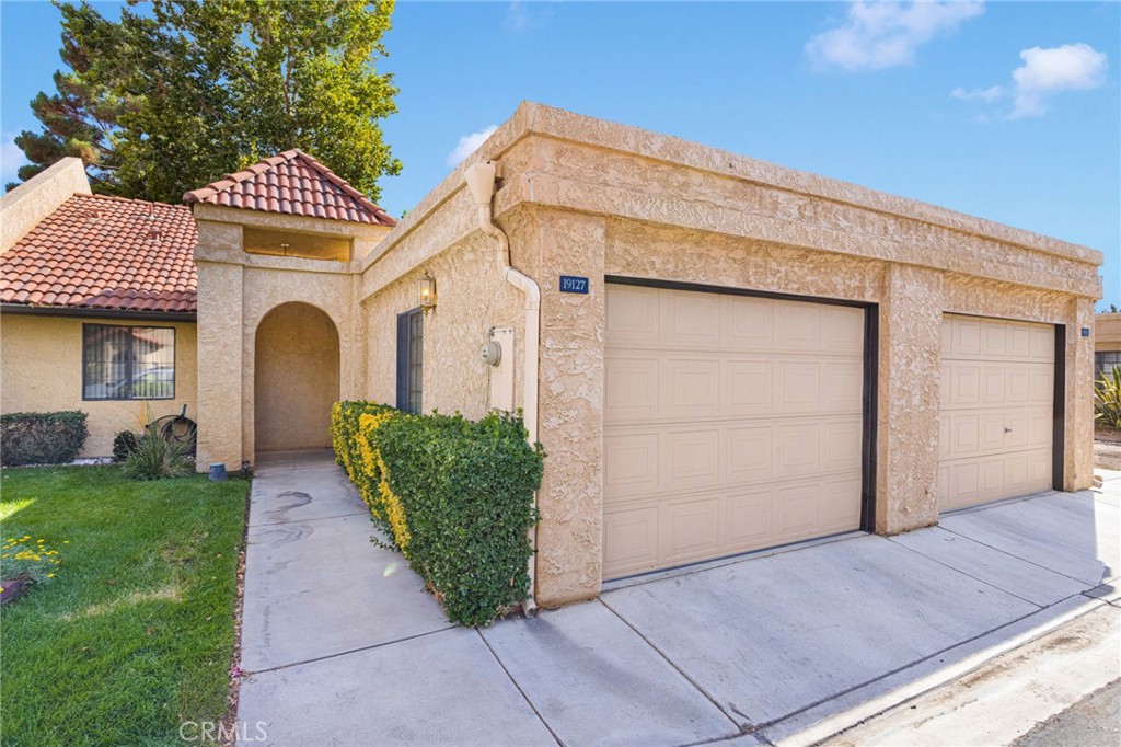 19127 Elm Drive