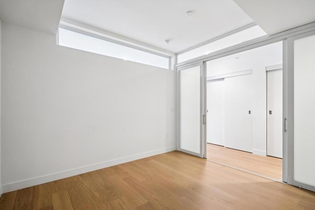 188 W St James Street 11107