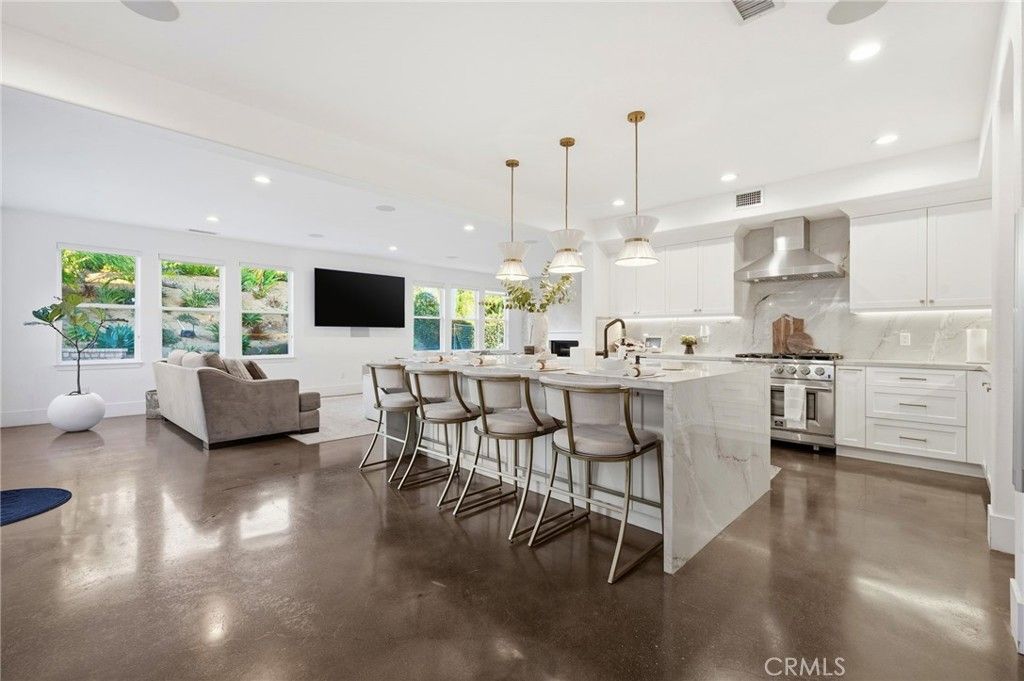 Photo of 5831 Evening Sky Dr, Simi Valley, CA 93063 (MLS # SR25281168)