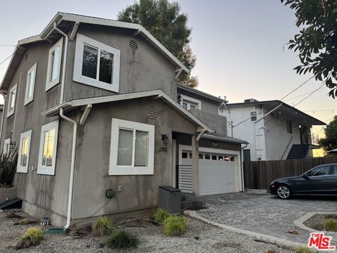 Photo of 2702 W Bellevue Avenue, Los Angeles, CA 90026 (MLS # 25614723)