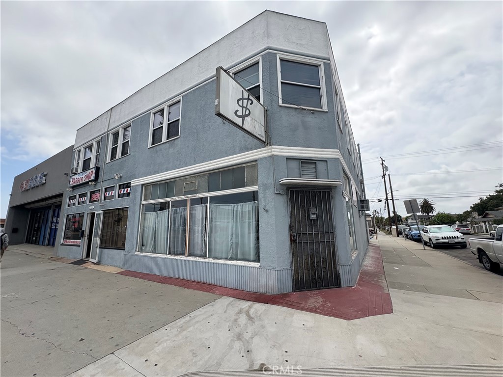 Mixed-Use Investment Opportunity , 2337, 2339, 2341 Long Beach Blvd, Long Beach, CA
Incredible opportunity to own a versatile mixed-use property along a busy Long Beach Blvd corridor that includes a parking lot off of the alley! This portfolio includes residential and commercial space across multiple units with current income and major upside for redevelopment, rental growth, or owner-user use.
2341 Long Beach Blvd – Units 1–4
Four studios with 2 mostly renovated. Strong rental potential with room for updates or improvements. Good access to transit and local amenities makes this a popular rental area.
2339 Long Beach Blvd – Commercial Storefront
Currently occupied by a functioning barber shop with established presence. Great visibility on Long Beach Blvd with foot and vehicle traffic. Potential to retain tenant or reposition the unit for alternative use.
2337 Long Beach Blvd – Vacant Commercial Space
Large open commercial unit with a bathroom built out in the rear. No interior walls currently — a blank canvas ideal for retail, studio, office, or creative commercial concepts. Perfect for an owner-user or future tenant build-out.
All units sit on the same parcel and are part of a strategic location close to Downtown Long Beach, Metro stations, and major thoroughfares. This is a rare chance to acquire income-producing residential units, a functioning commercial space, and a vacant commercial unit with endless potential — all on one lot. Don’t forget that it has a parking lot in the back!
Buyer to verify zoning, permits, and potential development/redevelopment options. Please do not disturb residential or commercial tenants. Properties sold as-is.