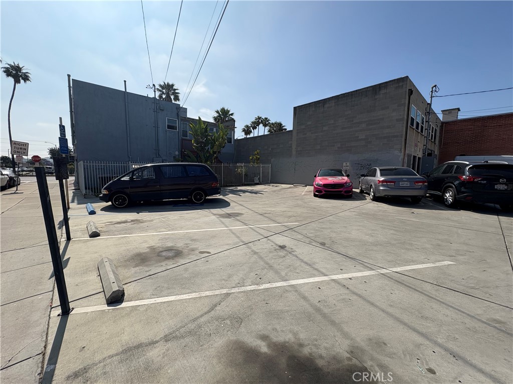 2337 Long Beach Boulevard