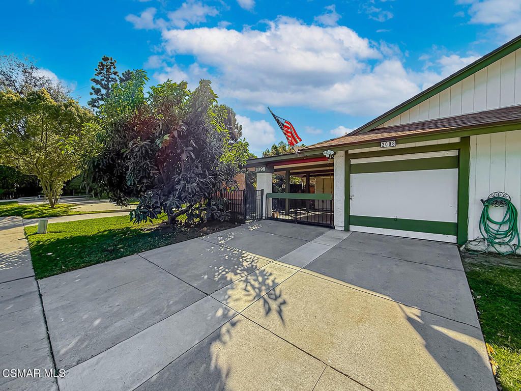 Photo of 2098 Covington Avenue, Simi Valley, CA 93065 (MLS # 225005690)