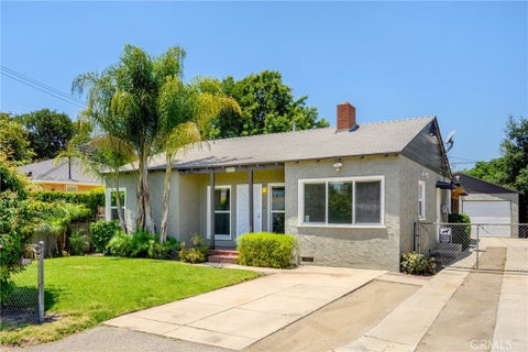 Photo of 6723 Hazeltine AVE, Van Nuys, CA 91405 (MLS # GD26124192)