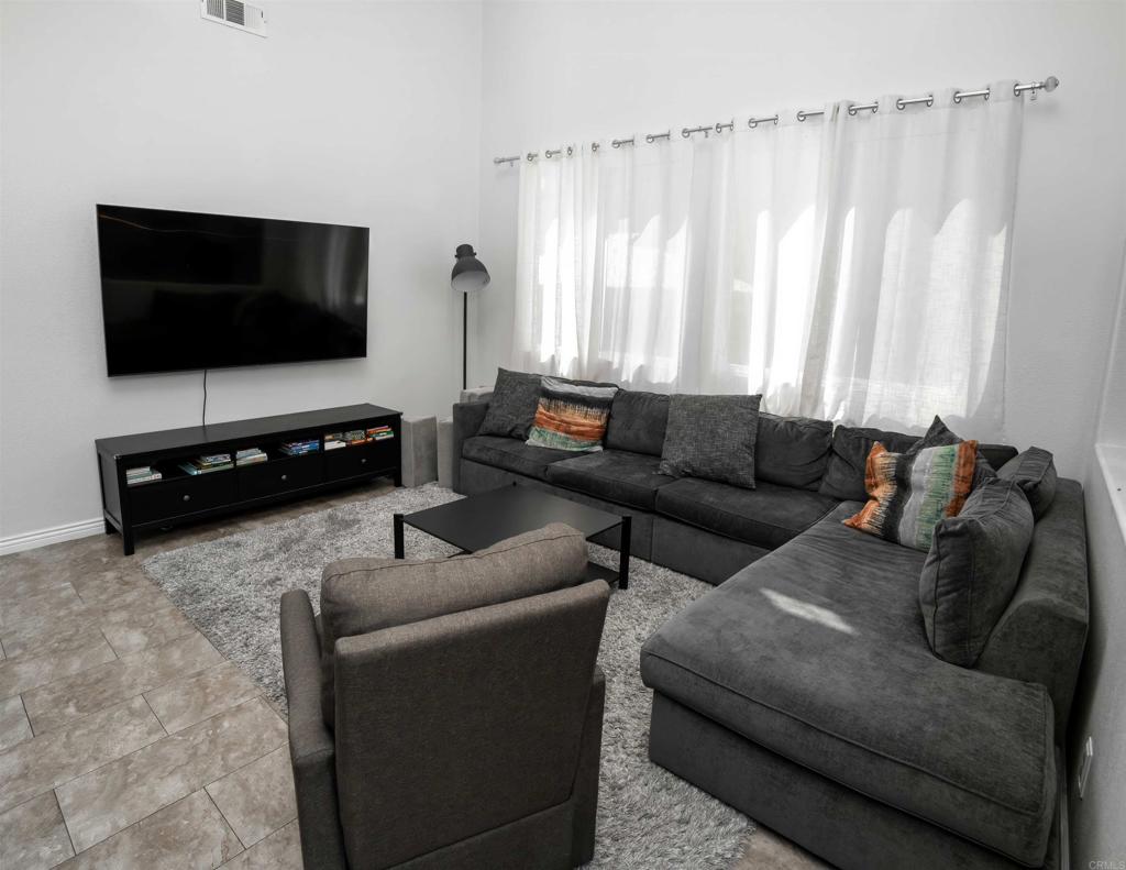 2361 Paseo Los Gatos