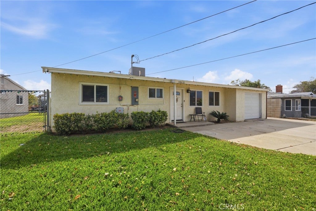 18631 Hawthorne