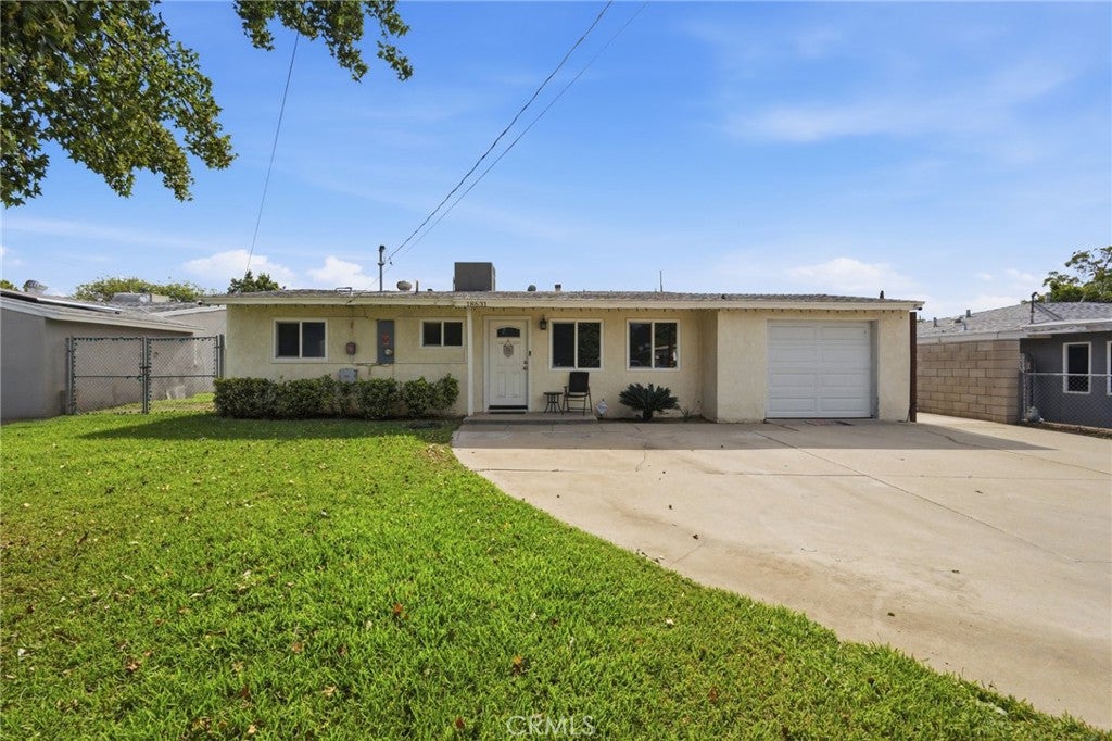 18631 Hawthorne