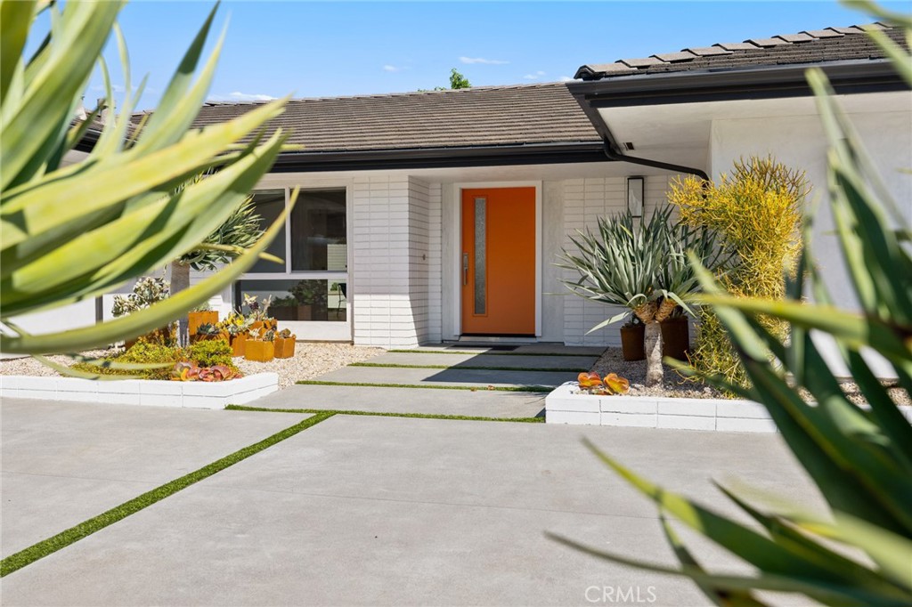 1628 Santiago Drive
