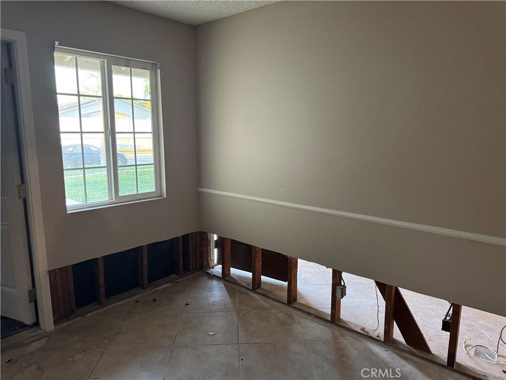 Photo of 3186 E Radcliffe Avenue, Anaheim, CA 92806 (MLS # OC26014529)