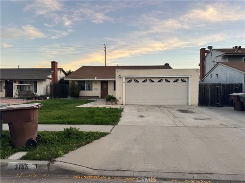 Photo of 3186 E Radcliffe Avenue, Anaheim, CA 92806 (MLS # OC26014529)
