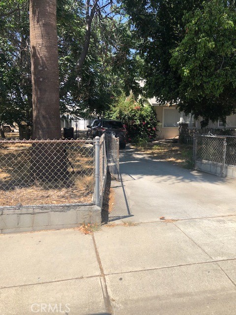 754 W Belmont Street