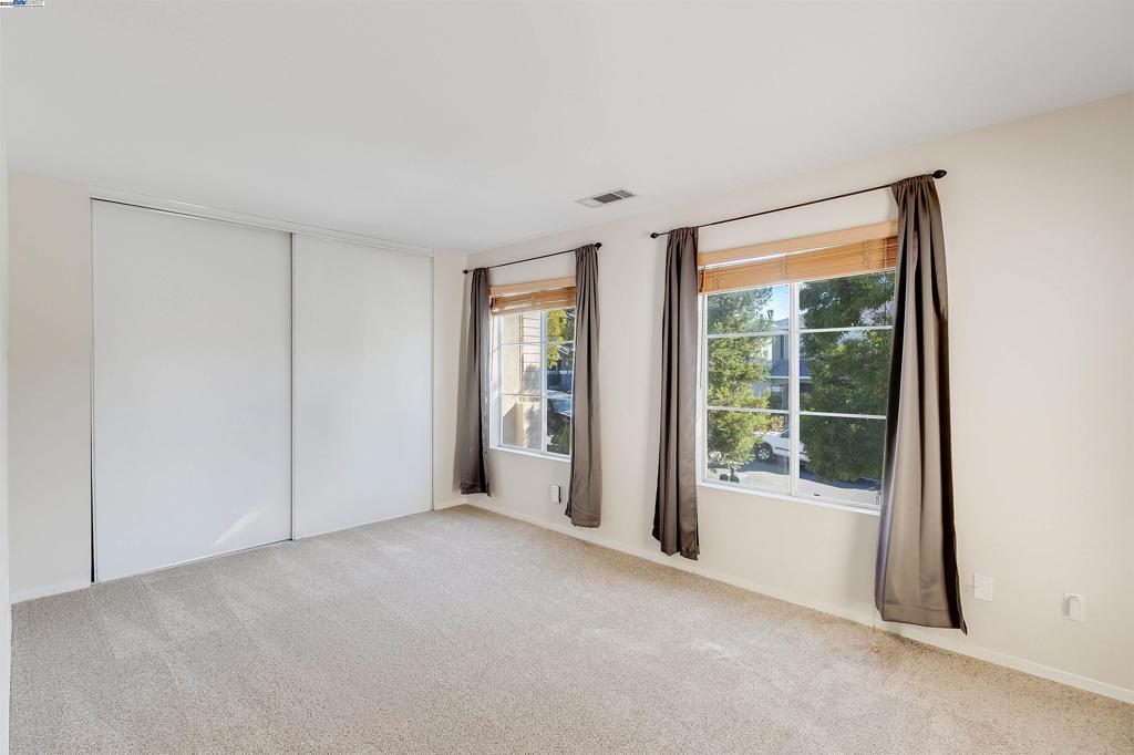 VINE HILL - Residential