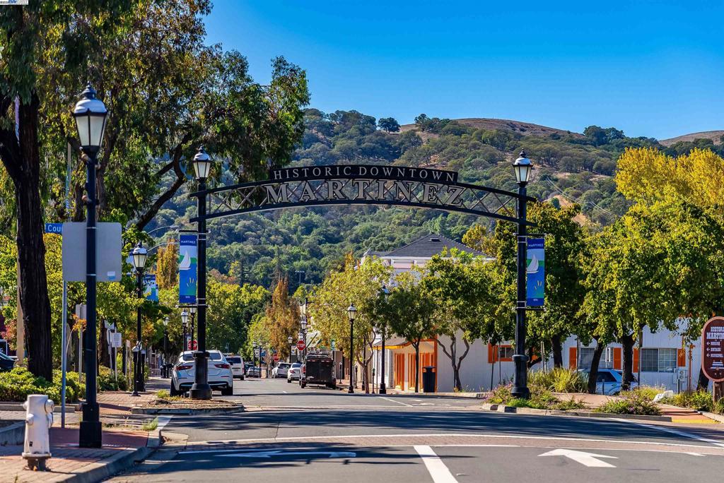 VINE HILL - Residential