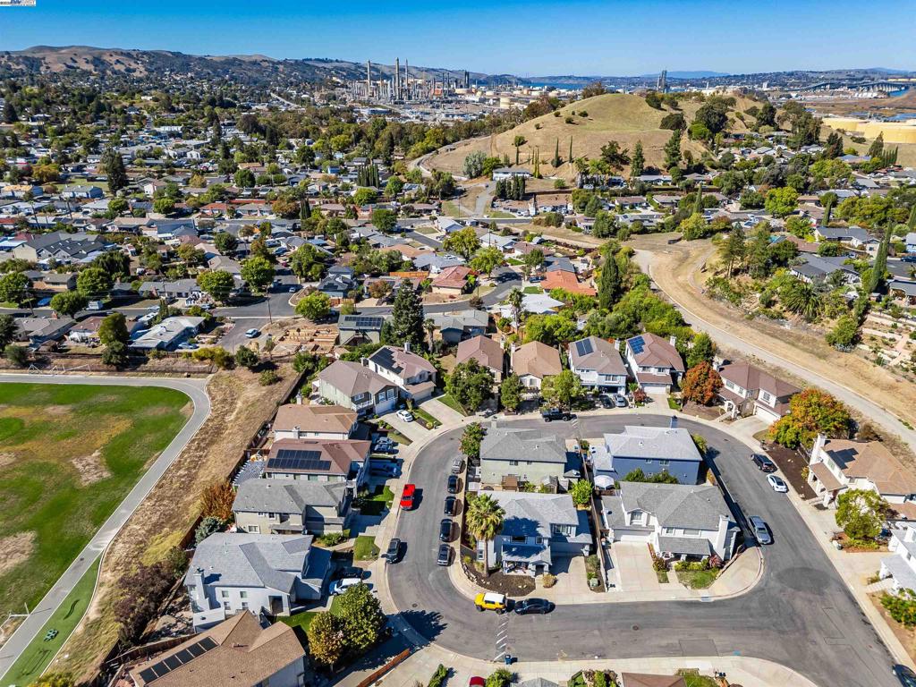 VINE HILL - Residential