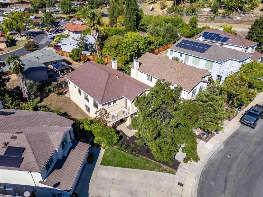 VINE HILL - Residential