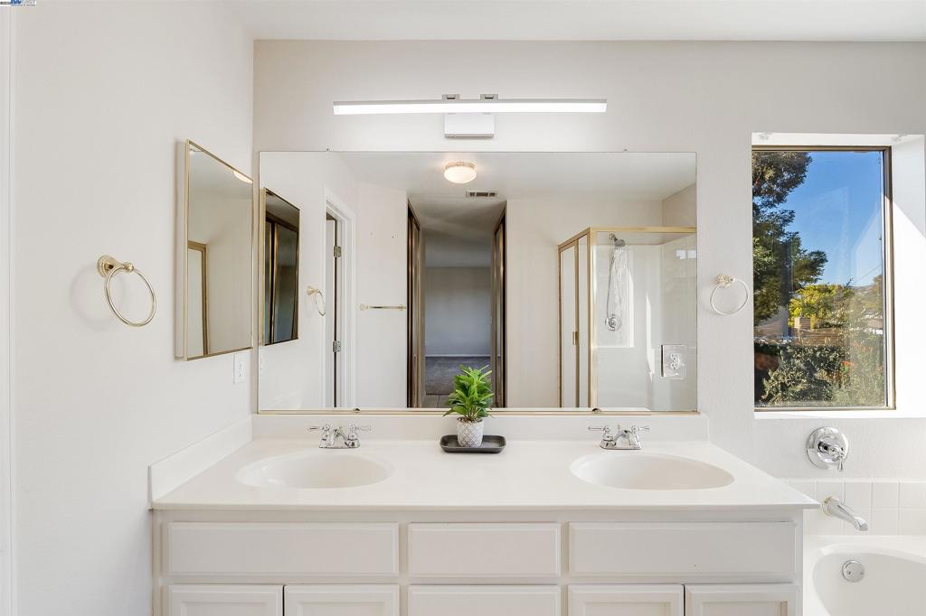 VINE HILL - Residential