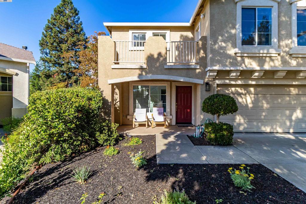 VINE HILL - Residential