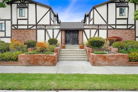 Photo of 20737 Roscoe Boulevard #203, Winnetka, CA 91306 (MLS # SR26098808)