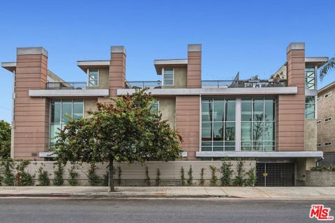 Photo of 5806 Waring Avenue #14, Los Angeles, CA 90038 (MLS # 26933077)