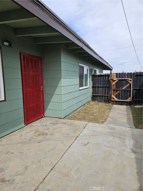 Photo of 38833 9th St E, Palmdale, CA 93550 (MLS # SR26070843)