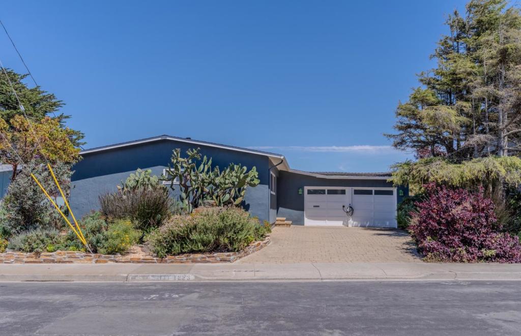1223 Lerida Way