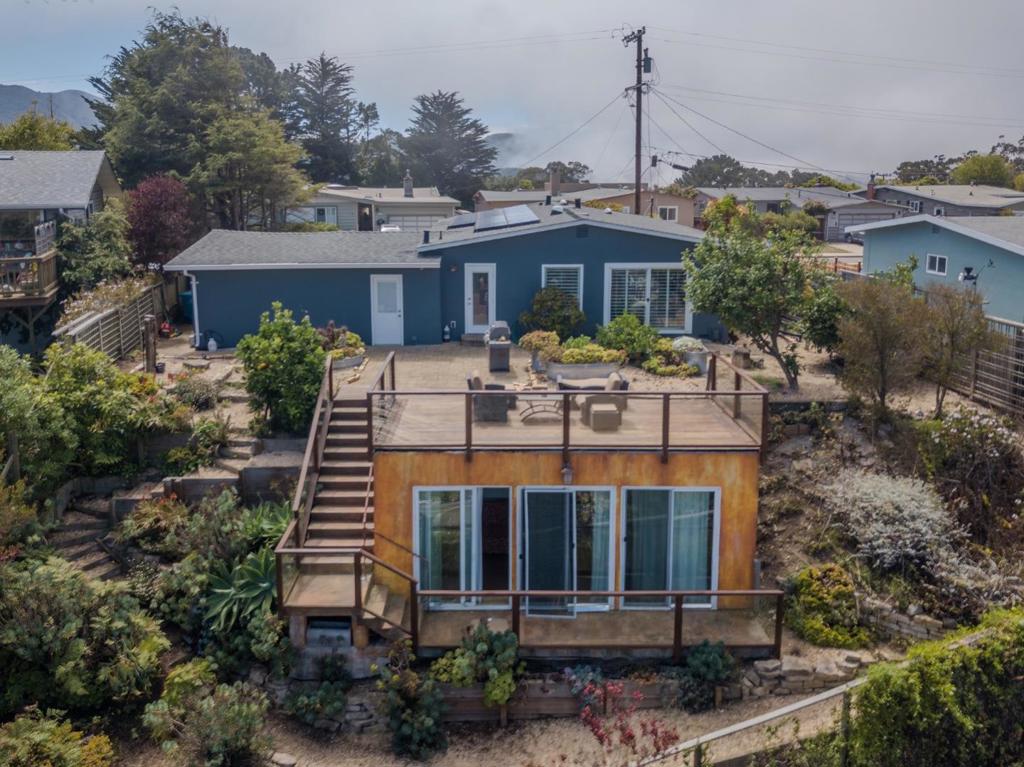 1223 Lerida Way