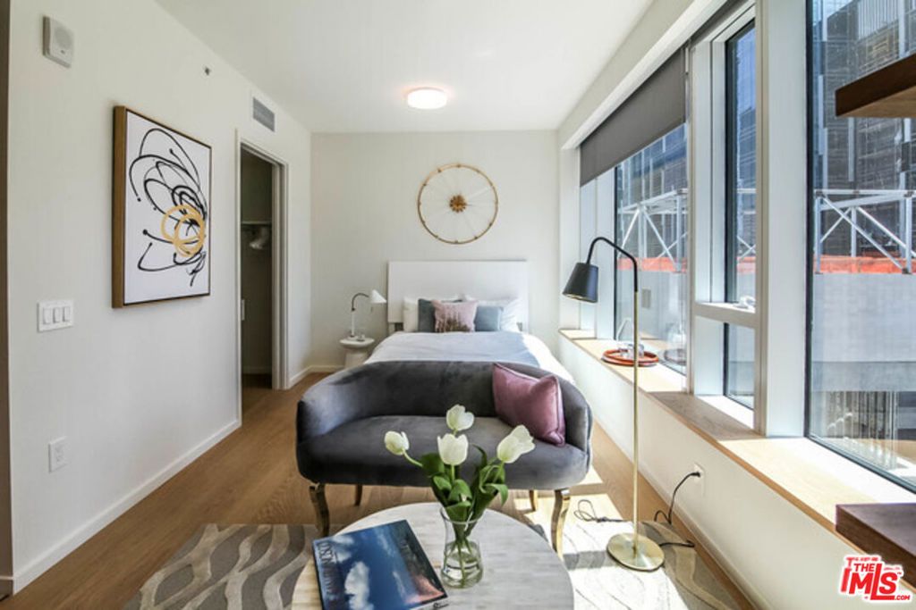 Photo of 889 FRANCISCO Street #905, Los Angeles, CA 90017 (MLS # 25528435)