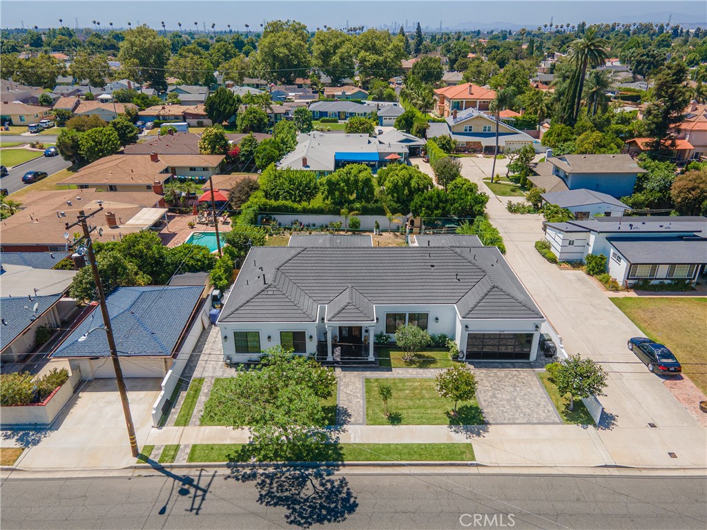 9509 Downey Avenue