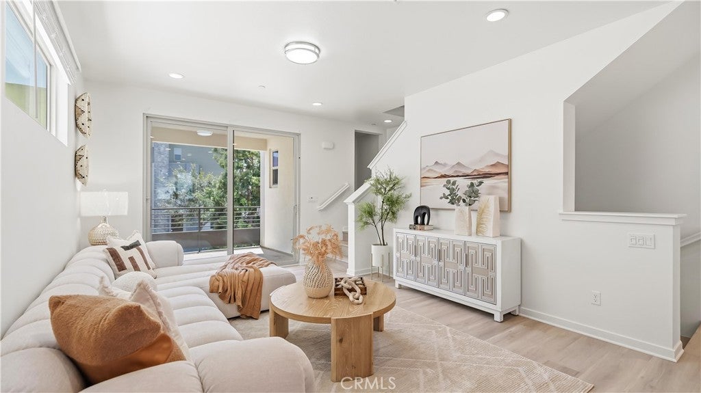 111 Episode, Irvine CA 92618 - Photo 20