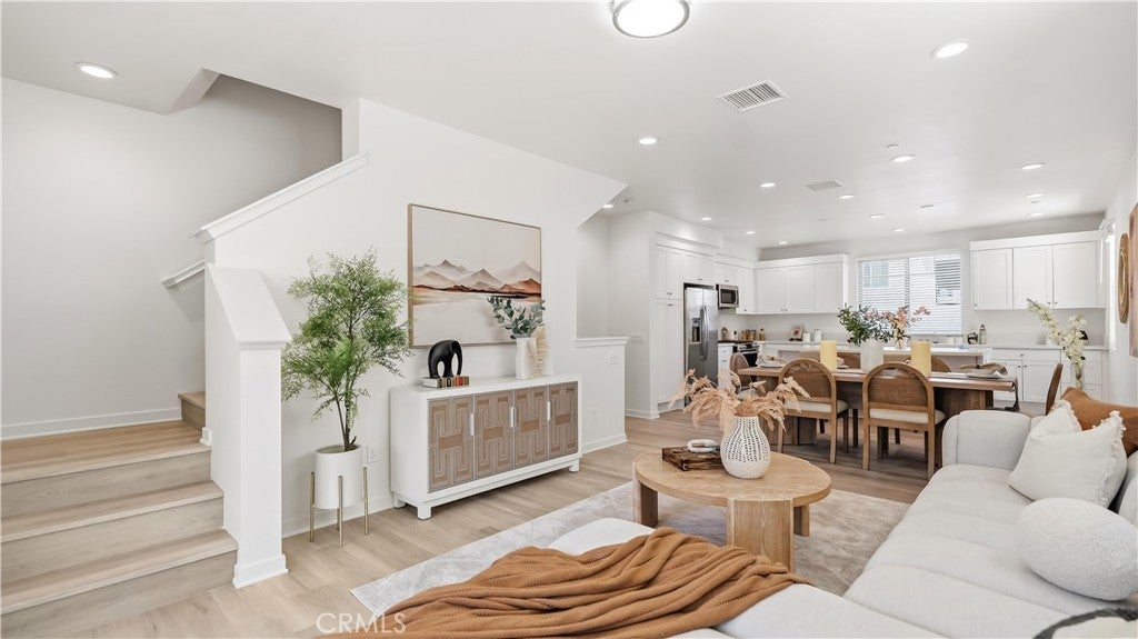 111 Episode, Irvine CA 92618 - Photo 16
