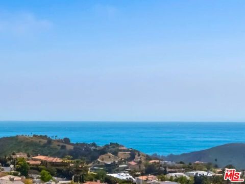 Photo of 1626 Chastain Pkwy, Pacific Palisades, CA 90272 (MLS # 26828231)
