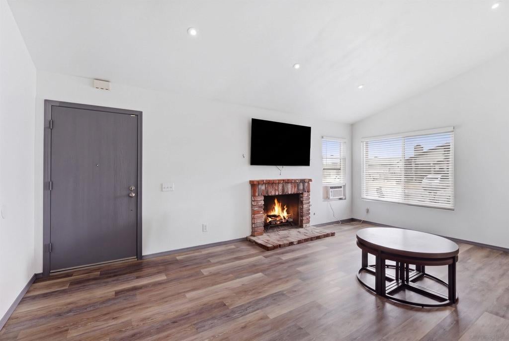1686 Planicie Way