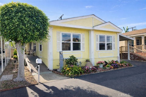 Photo of 314 Magpie Ln, Fountain Valley, CA 92708 (MLS # OC26082335)