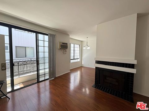 Photo of 3648 Motor Avenue #102, Los Angeles, CA 90034 (MLS # 26852809)